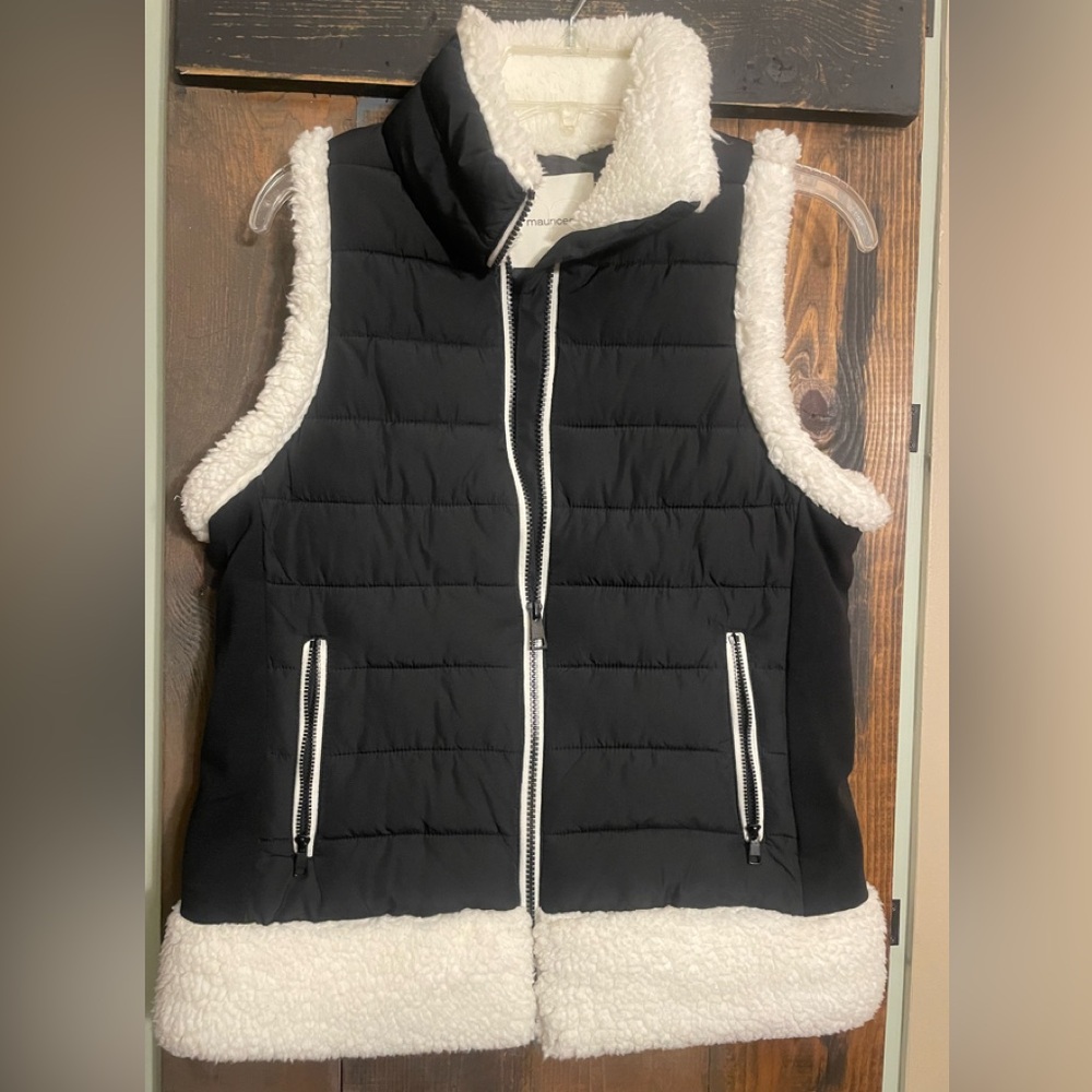 Women's Black and White Puffer Vest Sherpa from Maurice’s nwt